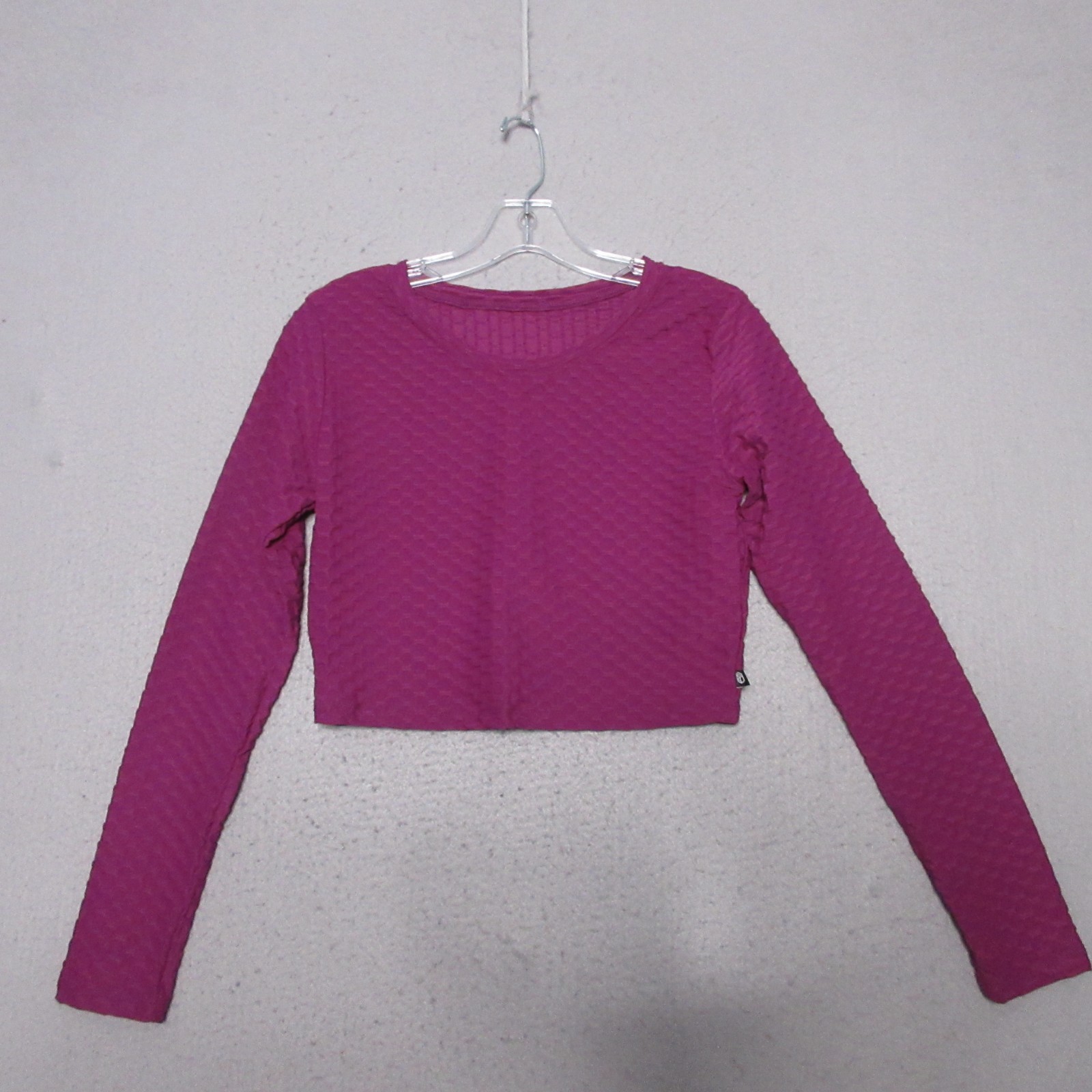 Born Primitive Summit Crop Top Women Medium Textured Long Sleeve Magenta NWT