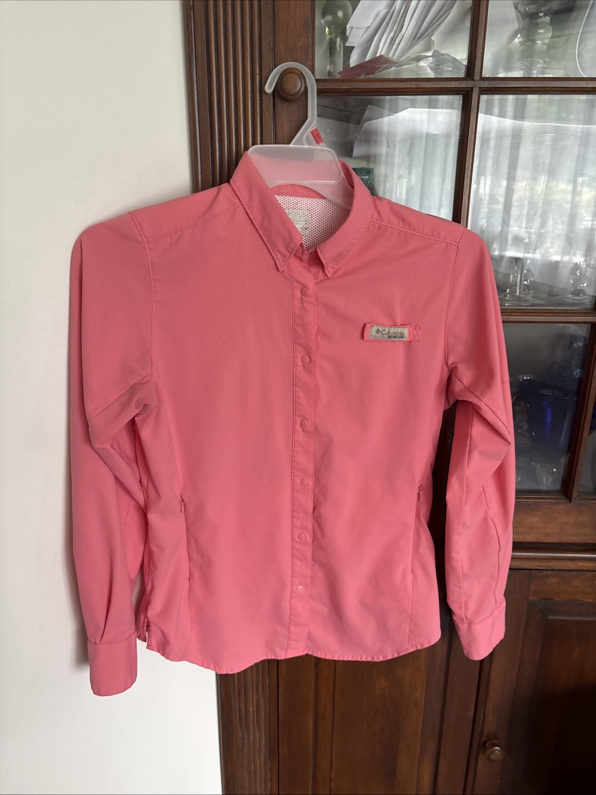 Columbia Woman’s Coral Poly Snap Up Fishing Shirt Blouse Size S