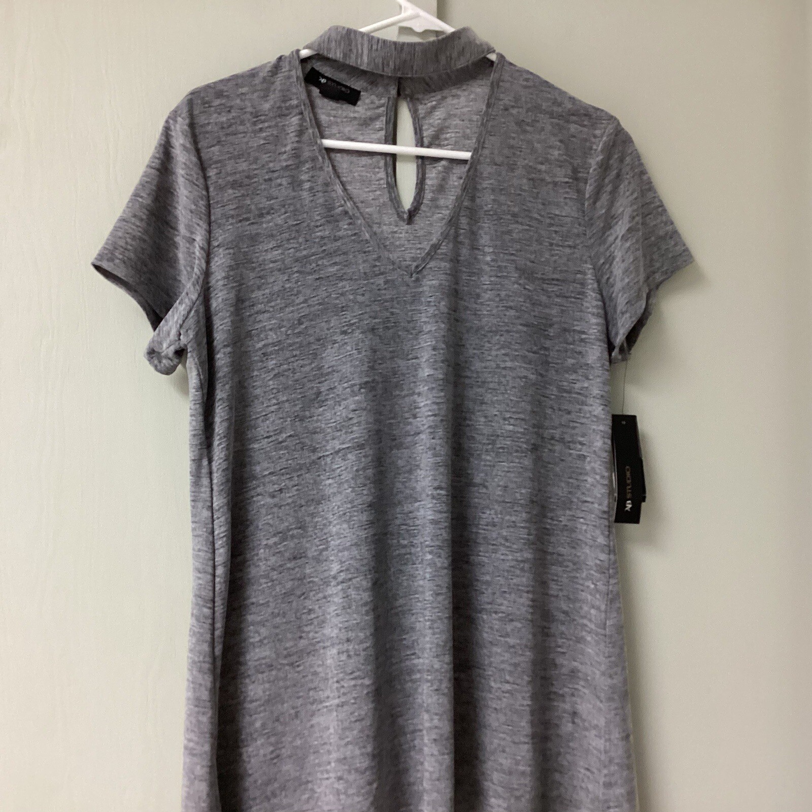 NWT AB Studio Women’s Size Medium Blouse Top Chocker Neckline Silver Gray Short