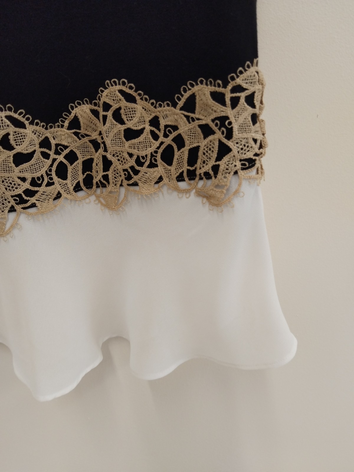 Liu Jo Sleeveless V-Neck Asymmetric Lace Trim Ladies Top Size 10 RRP £115
