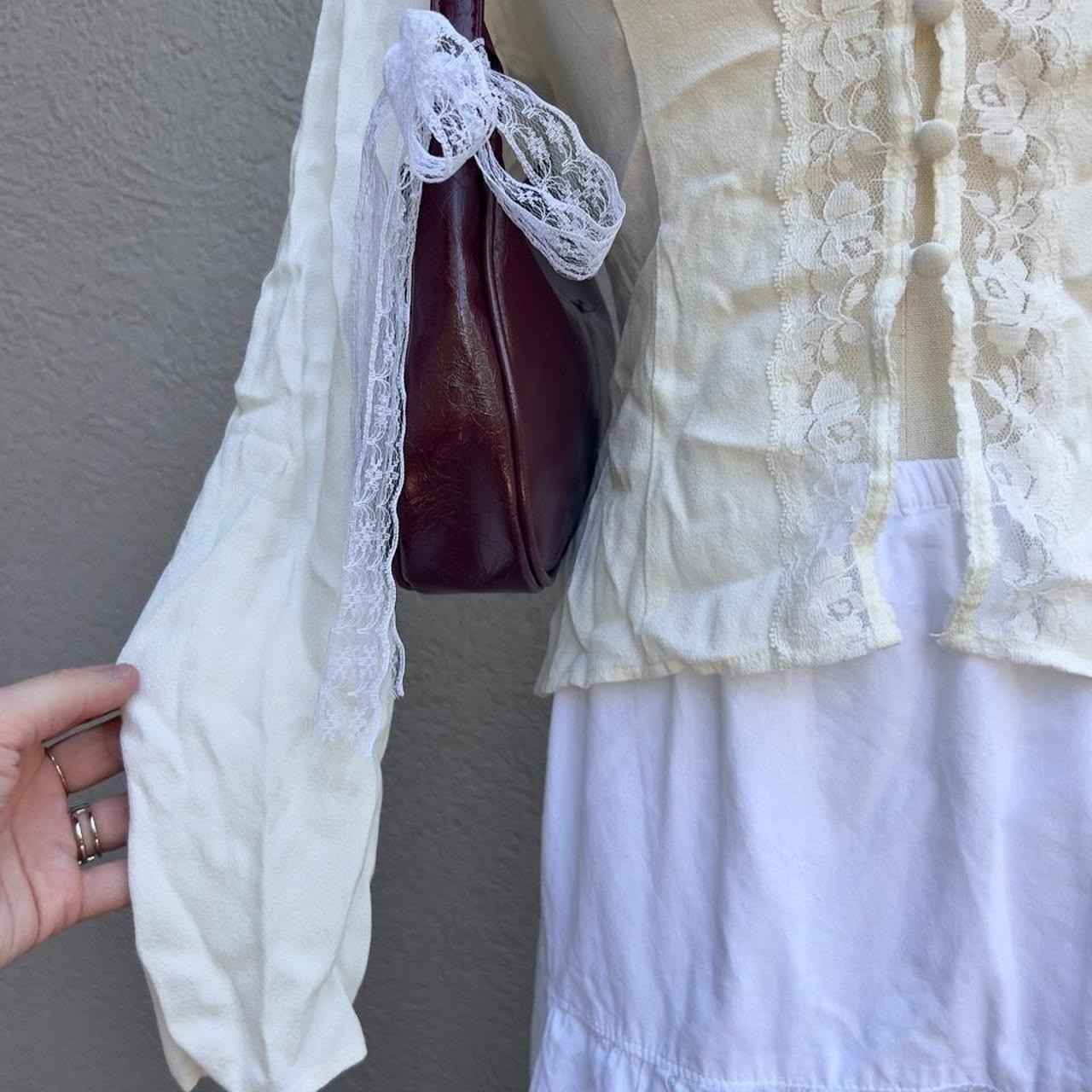 Kourt Cream Lace Button Up Blouse Top Size 6 NWOT Boho Fairy Romantic