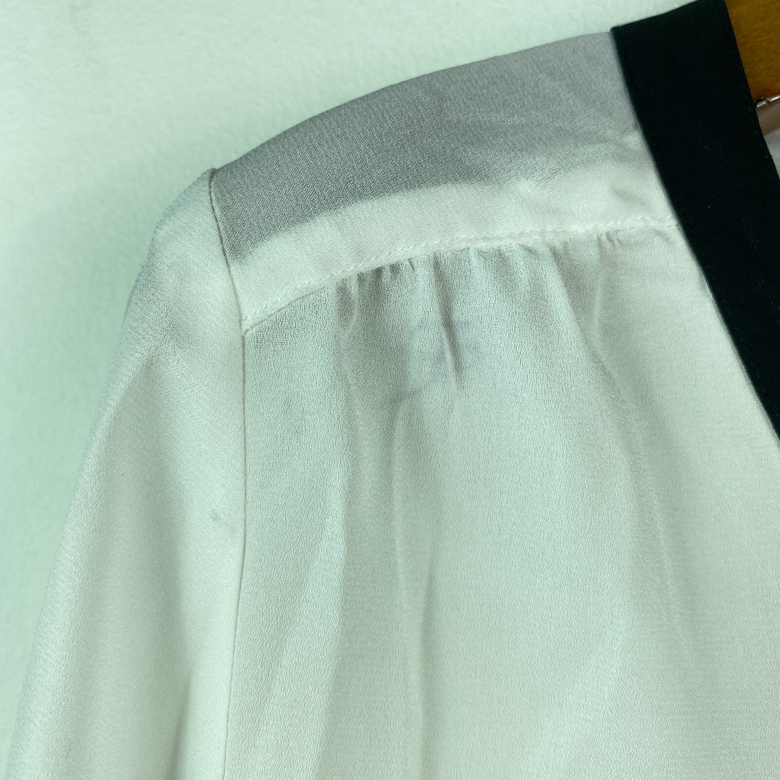 BCX Juniors XL White Black Colorblocked Zip Front VNeck Roll Tab Top NWD AS24
