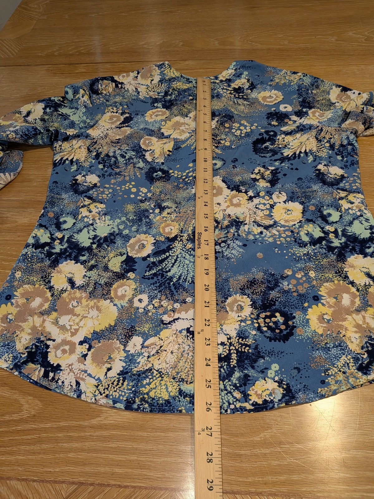 Laura Scott Women’s XL Blue Floral Button Front Long Sleeve Roll-Tab Tunic