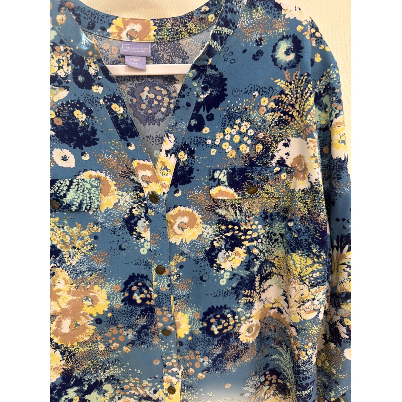 Laura Scott Blue Floral Roll Tab Sleeve Button Up Blouse Top Womens Large