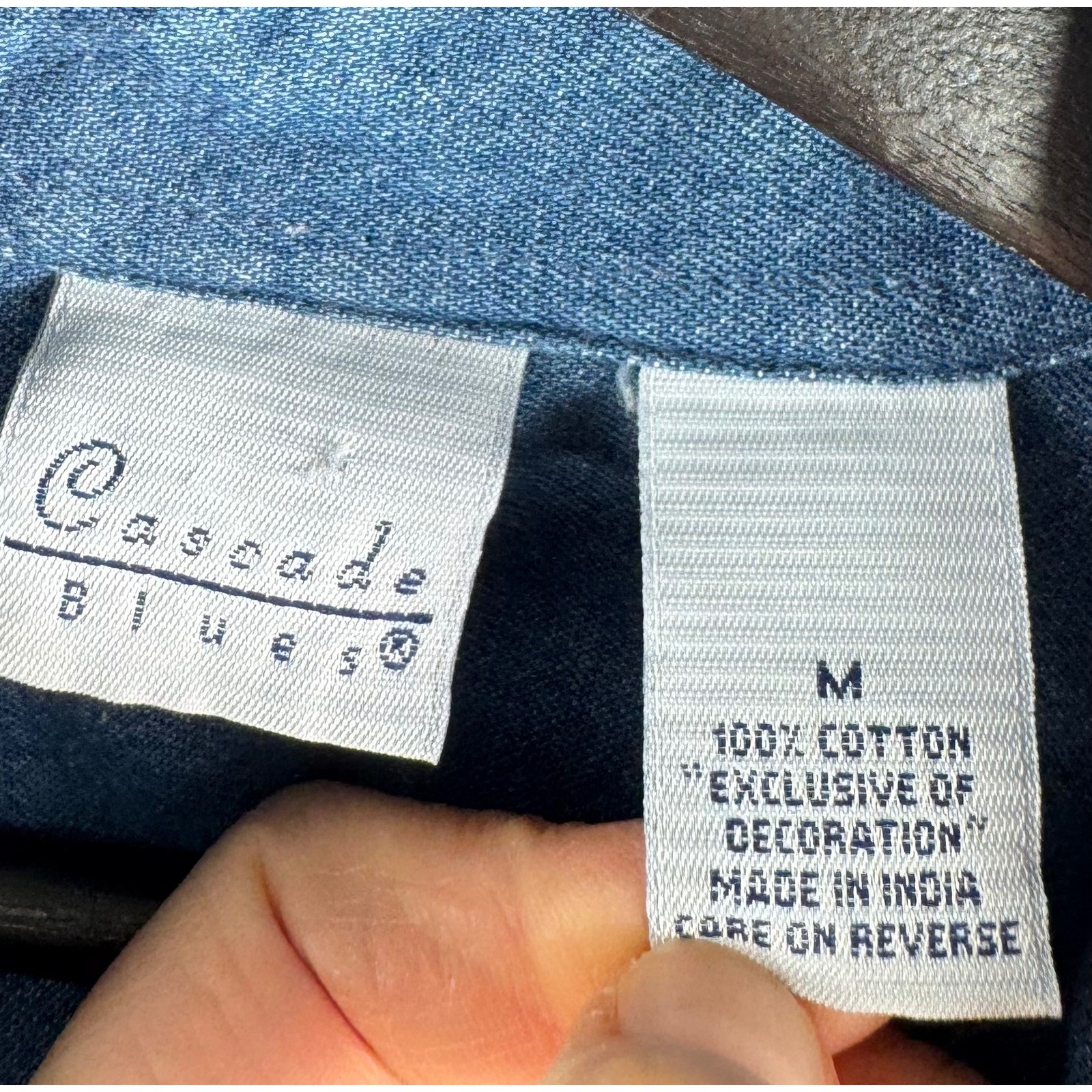 VTG Cascade Blues Embroidered Denim Shirt sz M Blue Floral velvet Collar 90s
