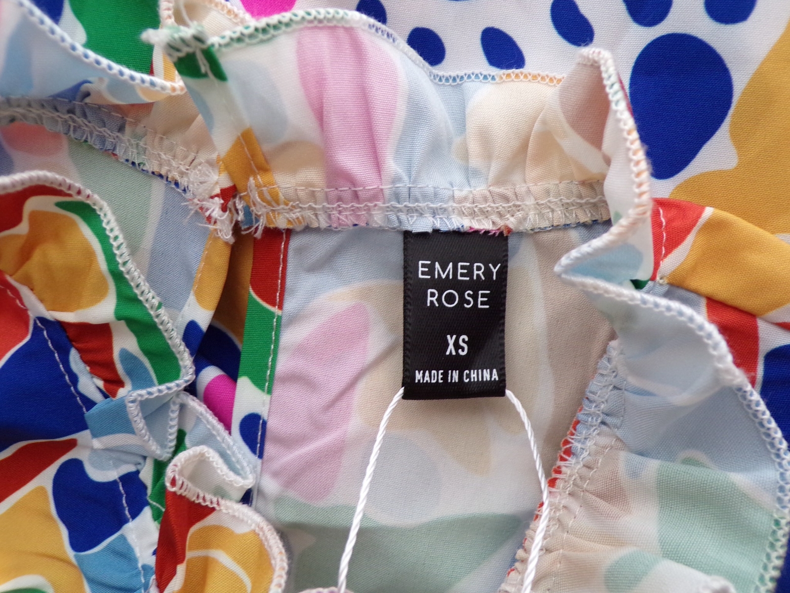 Emery Rose Allover Print Ruffle Trim Mock Neck Blouse Size XS Womens Top NWT