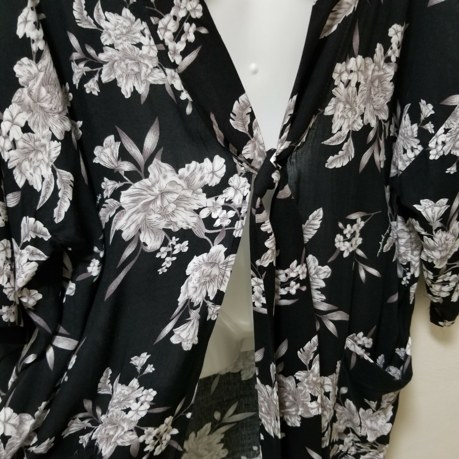 Spiritual Gangster Kimono Maya Floral Cover-up Sarong Black Tie One Size Pockets