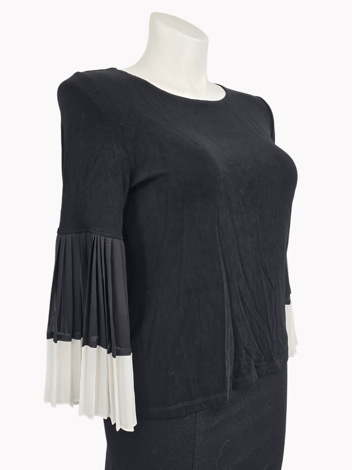 Chico’s 2 Travelers Womens Size 12 Black Tiered Bell Sleeve Top Stretch