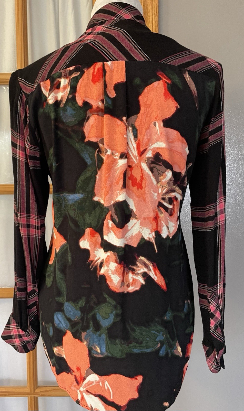 Guess LA Floral Plaid Button Shirt Womens Sz S Gray Orange Preppy Boho Cottage