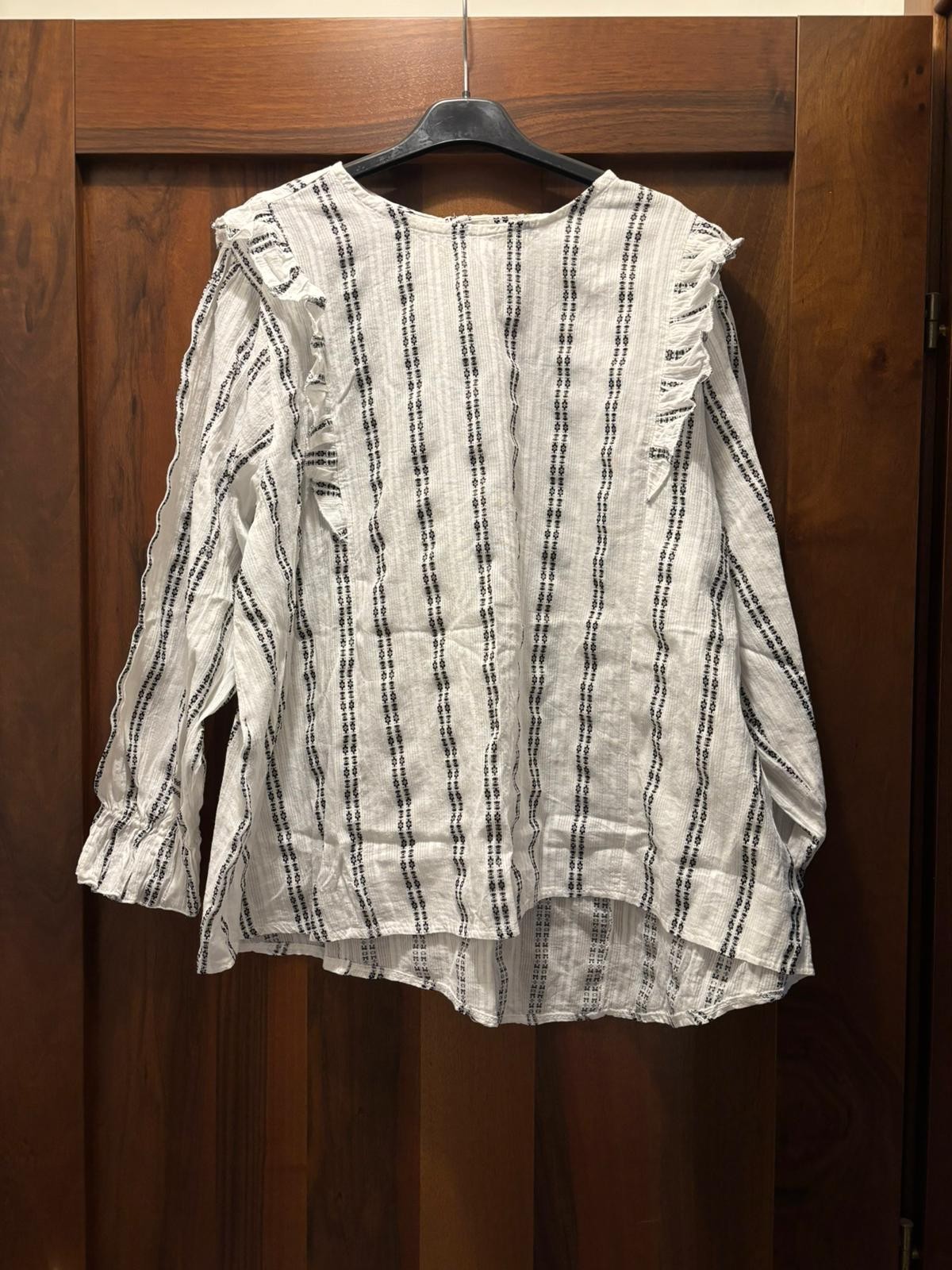 Women’s Wide Pattern Button Back Blouse