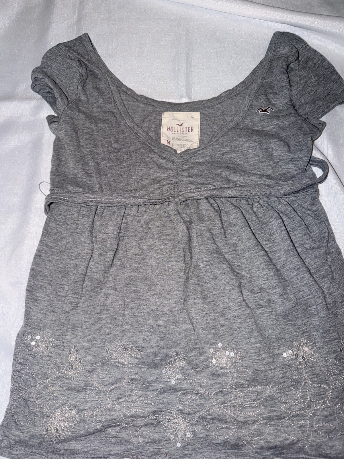 Rare Y2KHollister Women’s Gray baby doll top size medium great condition