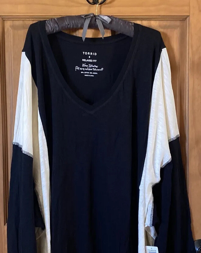 TORRID LONG SLEEVE TEE SHIRT SWEATSHIRT TOP 6 6X 6XL 30 NEW