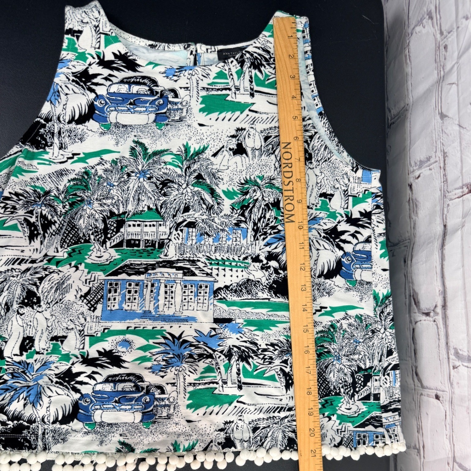 Ann Taylor Tank Top Womens M Tropical Print Coastal Pom Pom Hem Keywhole Back