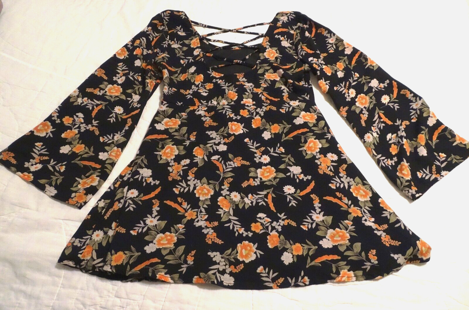 En Creme Boho Tunic Blouse Shirt Black Floral Size M Criss Cross Open Back Women