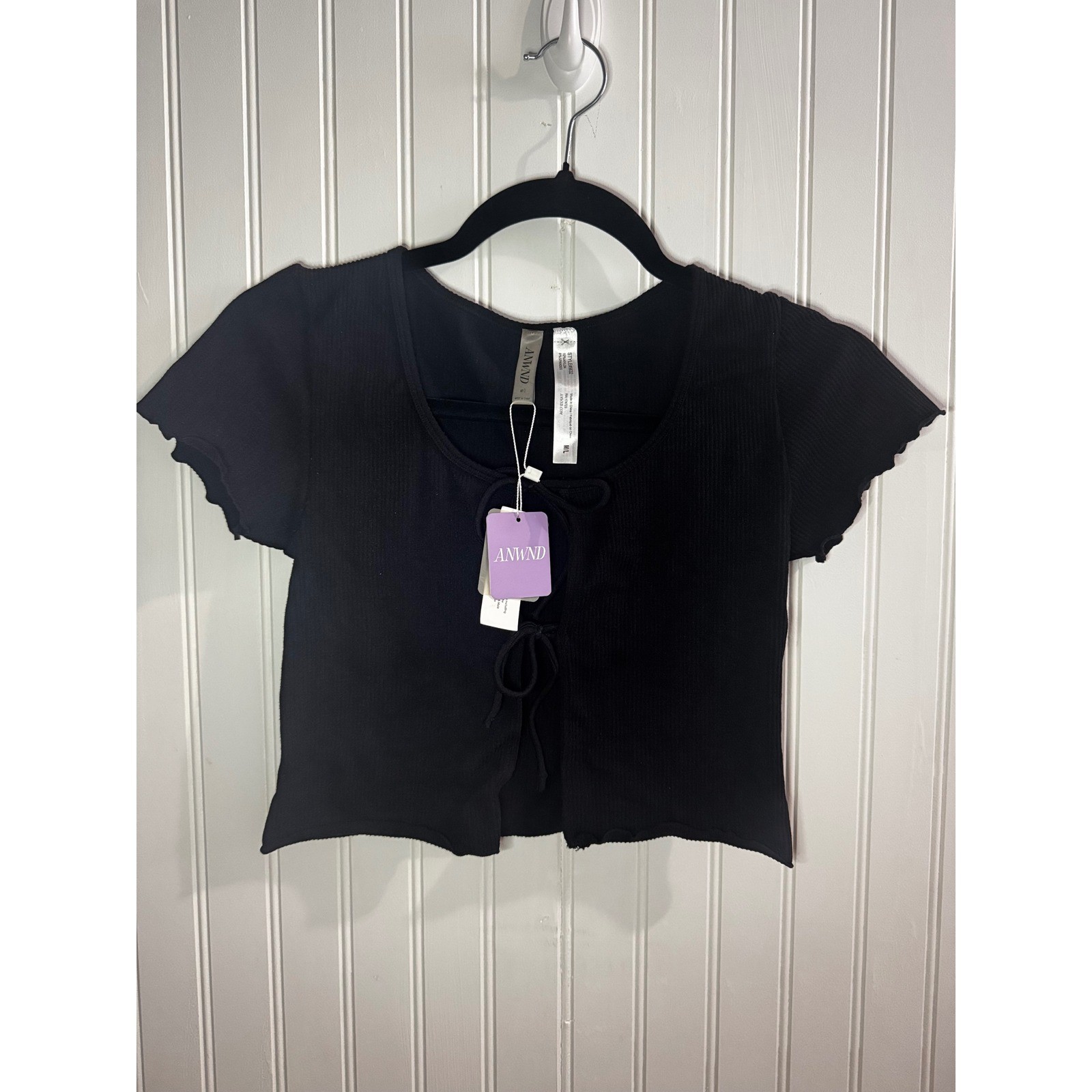 ANWND Womens Black Ribbed Front Tie Crop Top Lettuce Edge Short Sleeve M/L NEW
