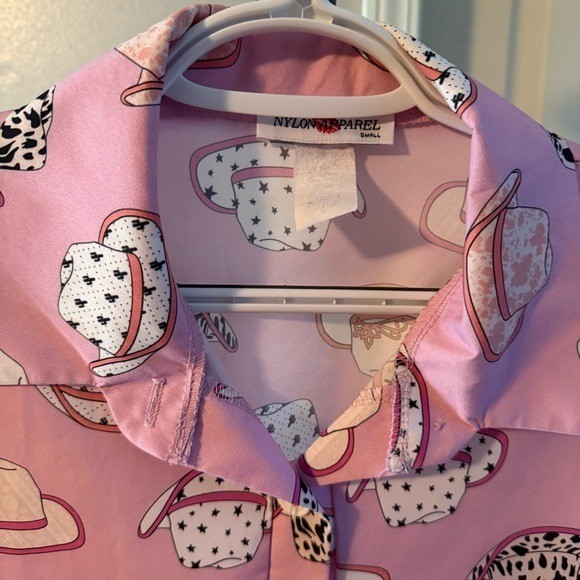 Pink Cowboy Hat Print Button Down Blouse Western Novelty Shirt Small