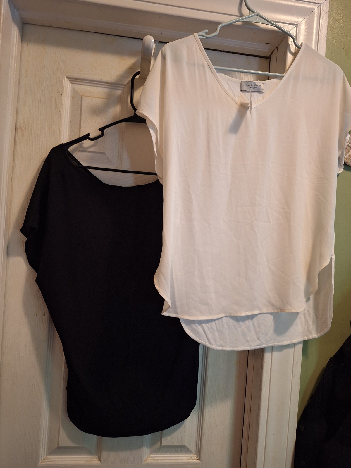 NWT lot (2) Lola & Sophie womens tops one black one white s/s sz XS