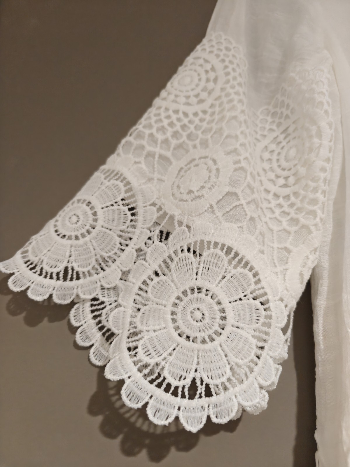 Size 8 Caroline Morgan White Lace Boho Blouse – Crochet Trim Tunic Top