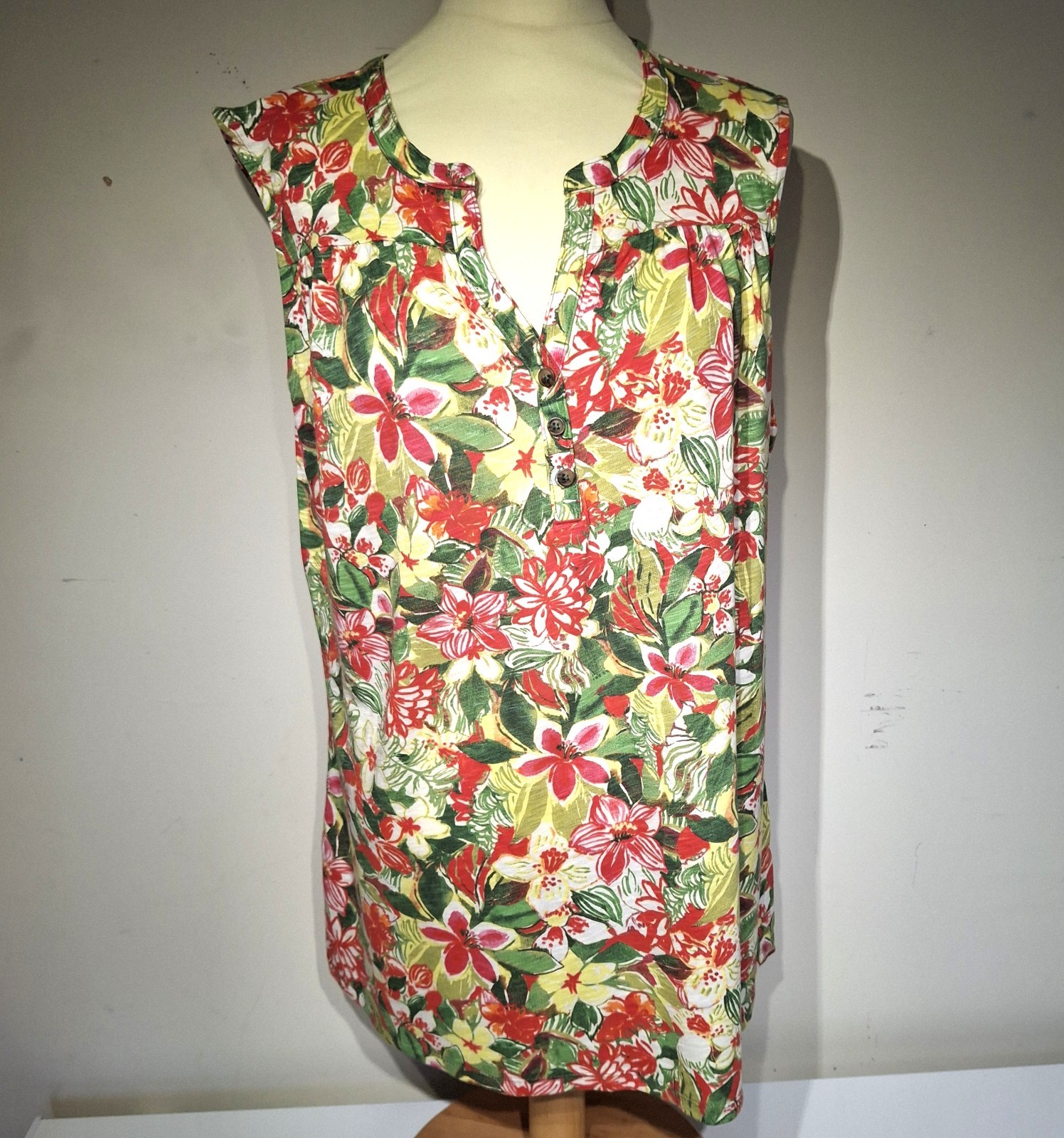 Nutmeg Floral Summer Top UK 18 Sleeveless Henley Neck Button Front Holiday Casua