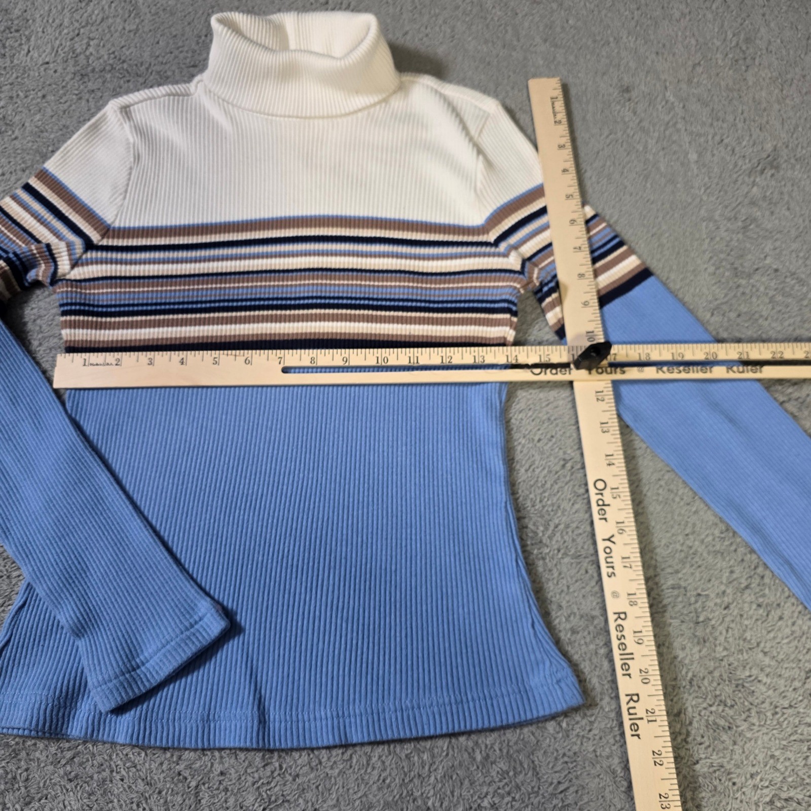 Carolyn Taylor Womens Large Turtleneck Blue White Striped Ribbed Knit Top