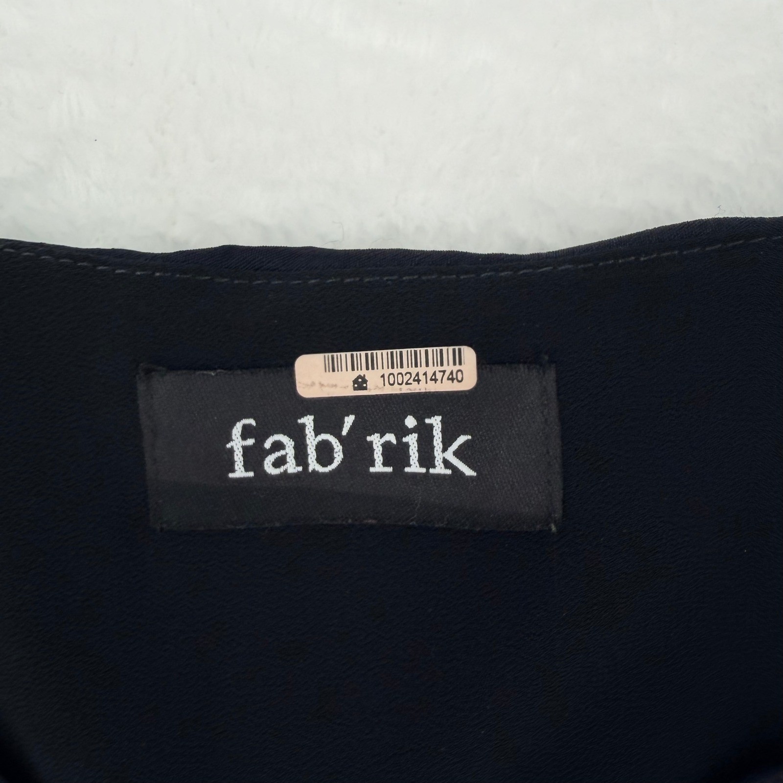 Fab’rik Black “silk feel” V-Neck Spaghetti Strap Camisole Tank Top Womens Medium