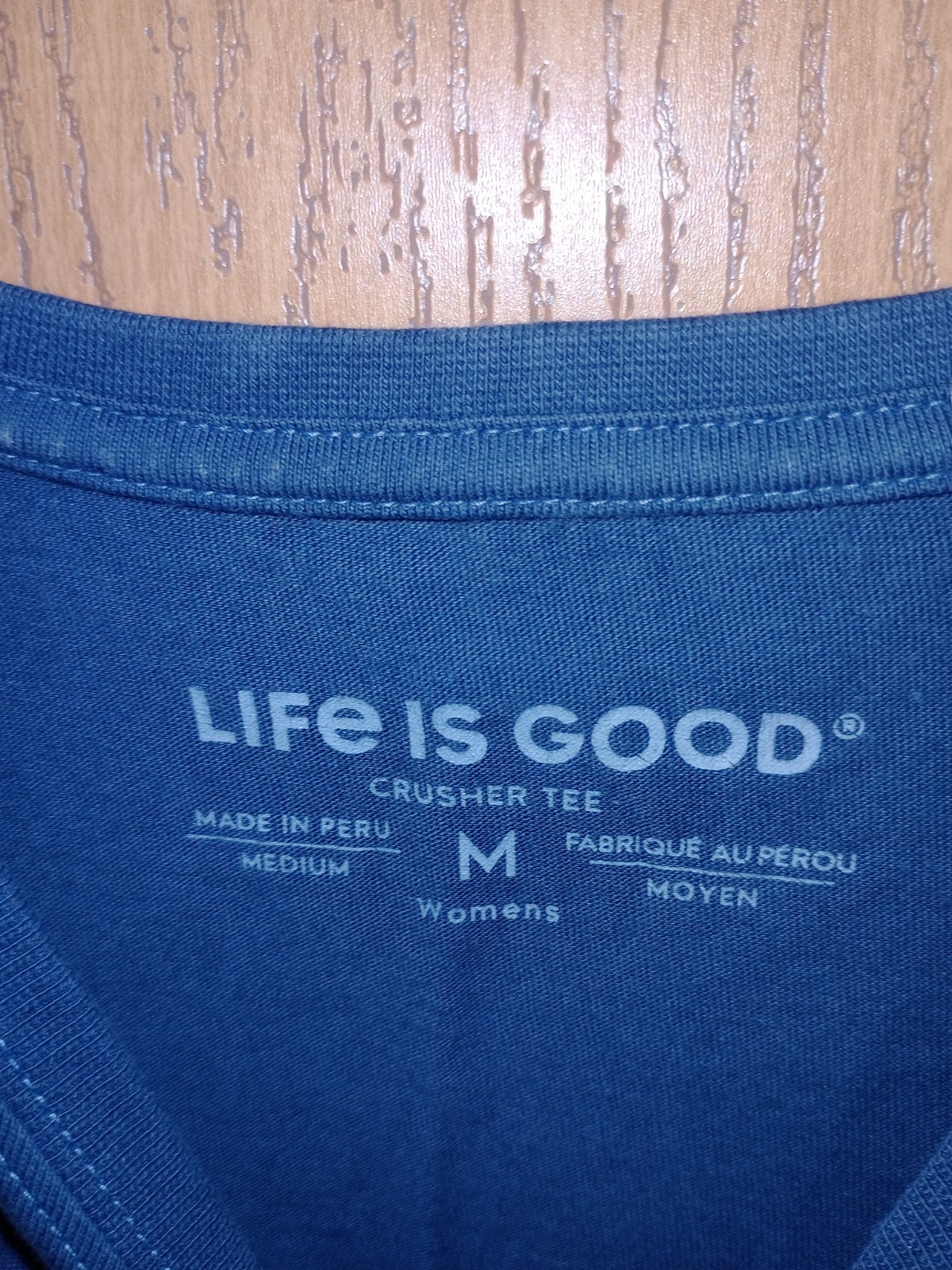 Women’s Life is Good Happy Looks Good On You Blue Crusher T Shirt Size Medium