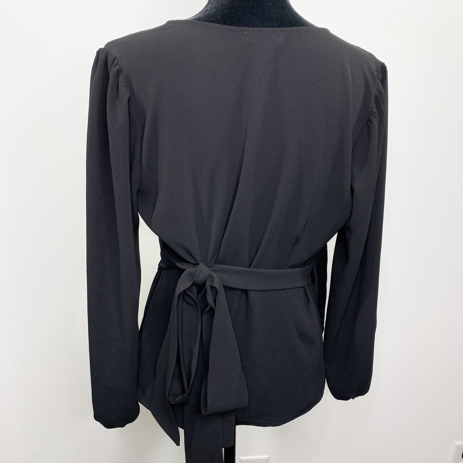 Chelsea 28 Black Long Sleeve Wrap Front Surplice V-Neck Top Women’s Size Medium