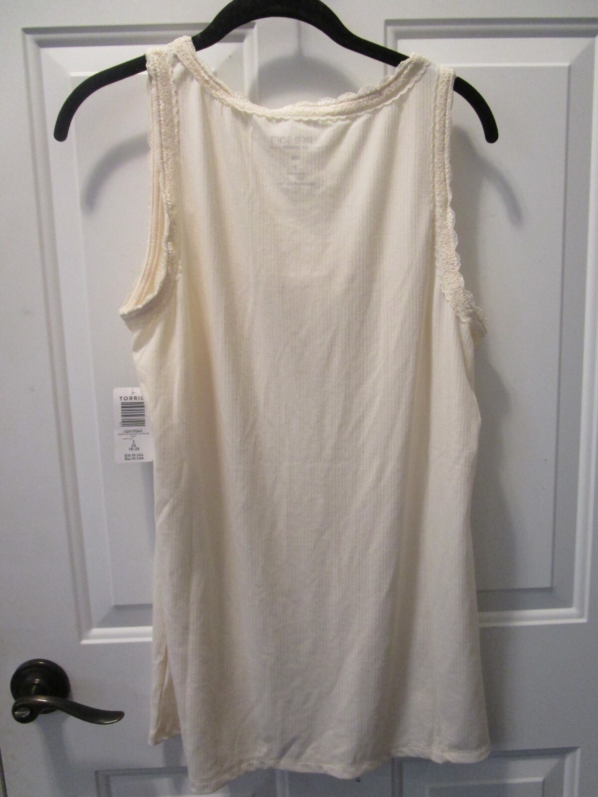 TORRID SUPER SOFT SQUARE NECK LACE TRIM IVORY TANK TOP SIZE 2 (2X/18-20) NEW