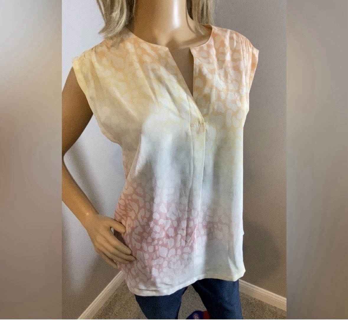 Go Cashmere 100% Silk Pastel Muted Leopard Print Blouse NWT Size 36 Sm MRP ($245