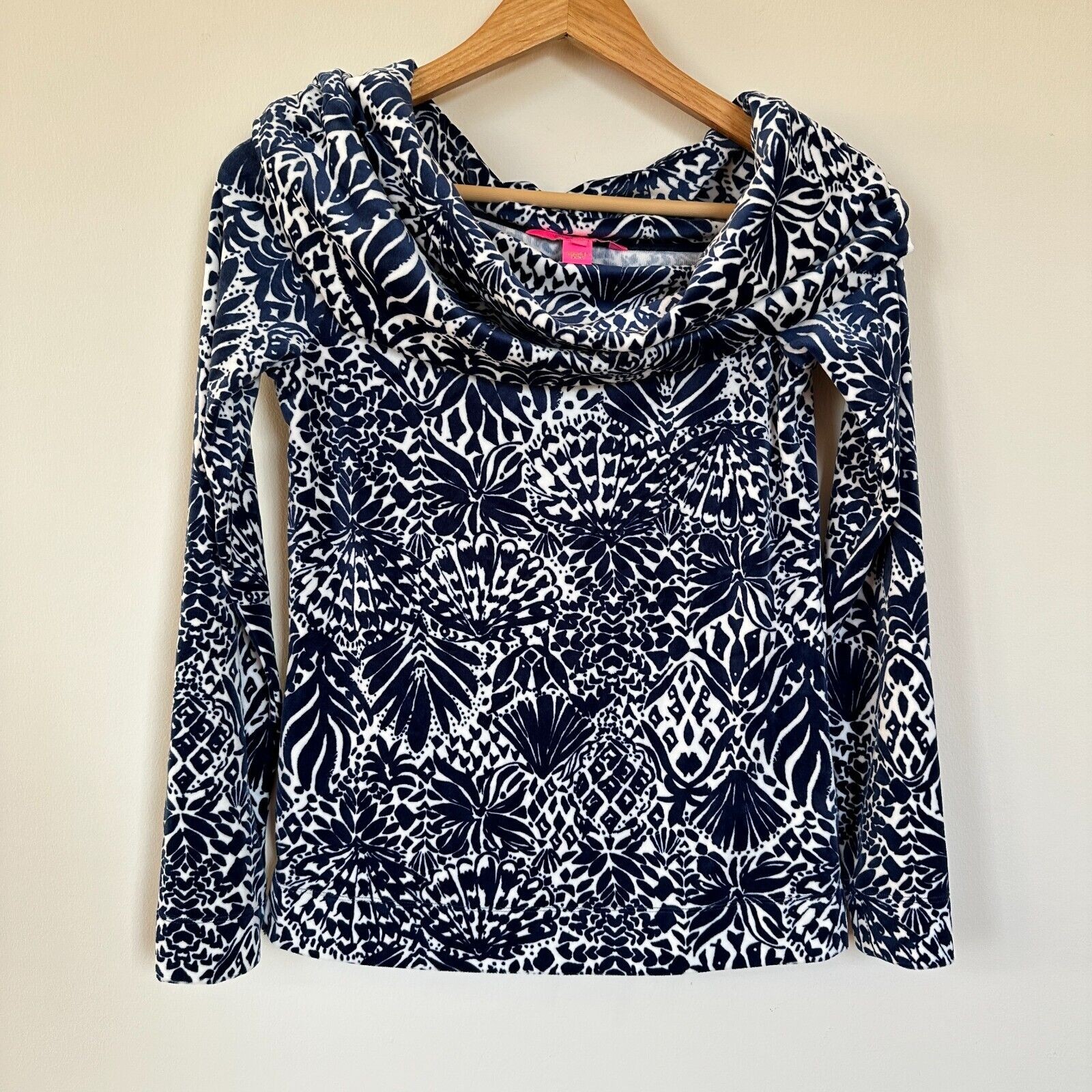 Lilly Pulitzer Belinda Velour Pullover XS Navy Cowl Neck Off Shoulder Top