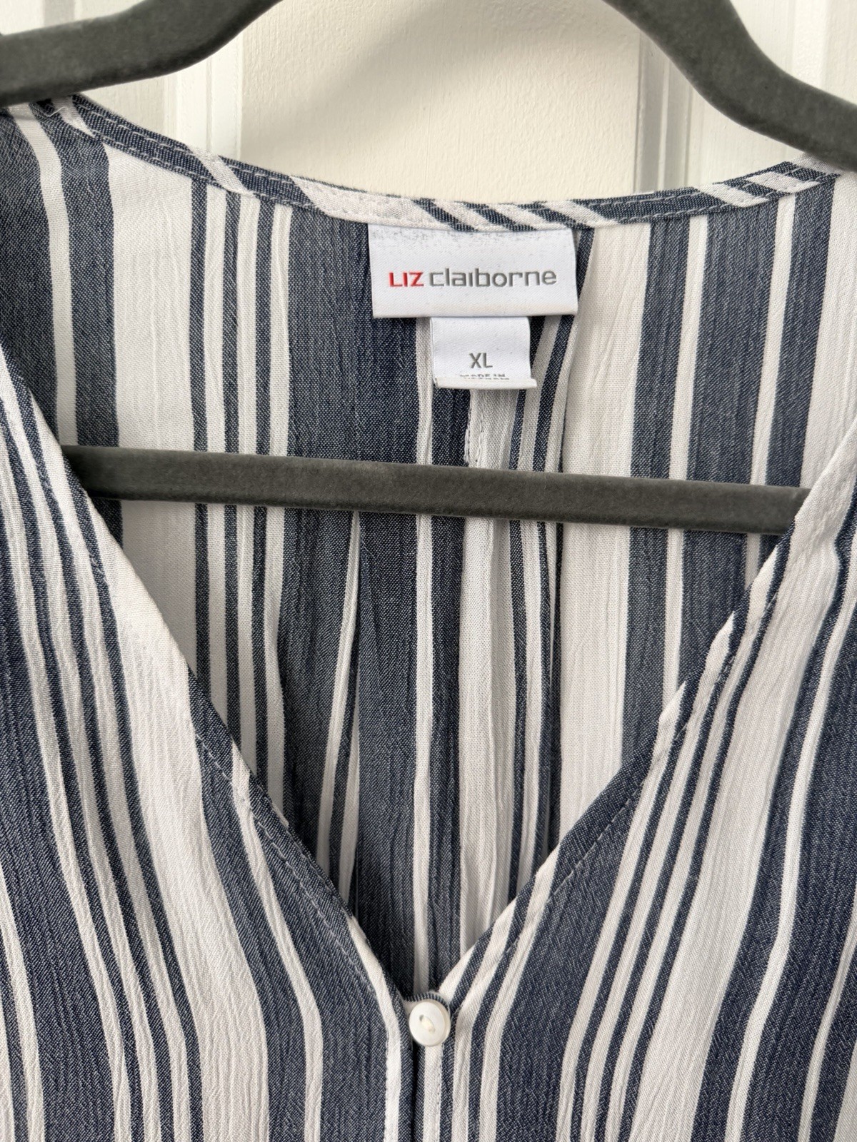 Liz Claiborne Blue/White Striped Button Up Top Size XL
