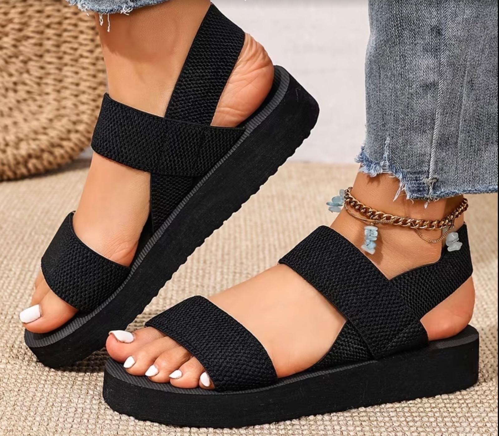Simple and casual black flat wedge sandals