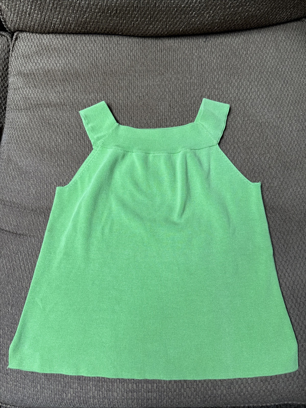 Vintage Studio G Lime Green Sleeveless Silk, Viscose, and Nylon Top. Size M