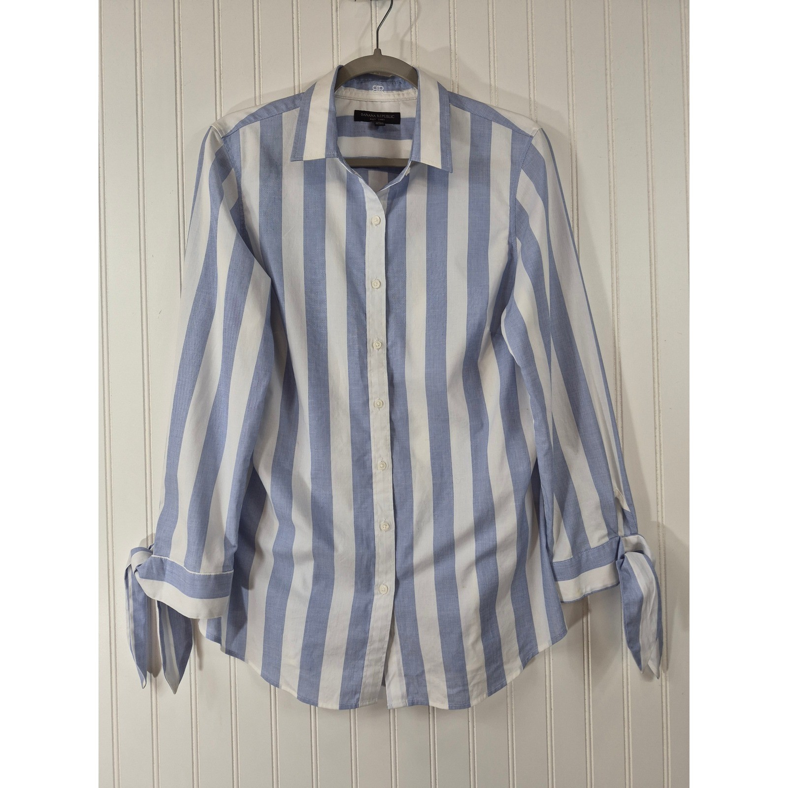 Banana Republic Riley Shirt Womens 12 Blue White Striped Tie Cuff Button Down