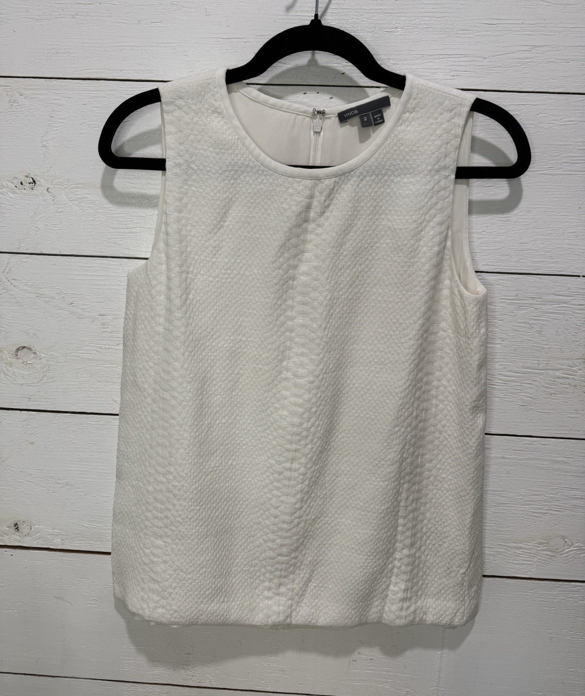 Vince Cream Textured Sleeveless Shell Top Sz 2. Viscose/Silk Lining. (V6)