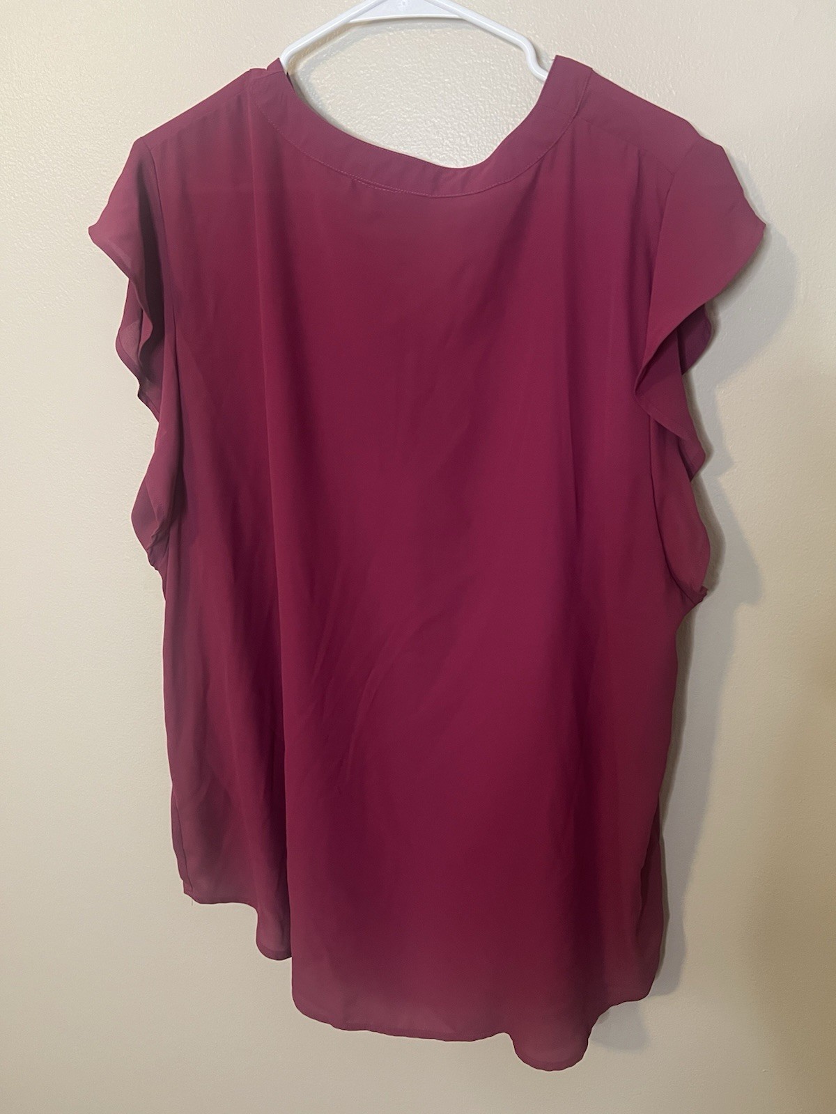 Apt 9 Magenta Blouse With V-Neck And Flutter Sleeves