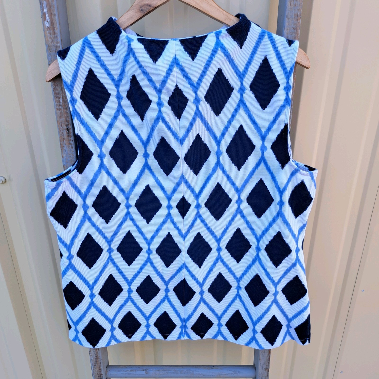 Talbots High Neck Button Shoulder Diamond Blue White Print XL Tank Top Shirt