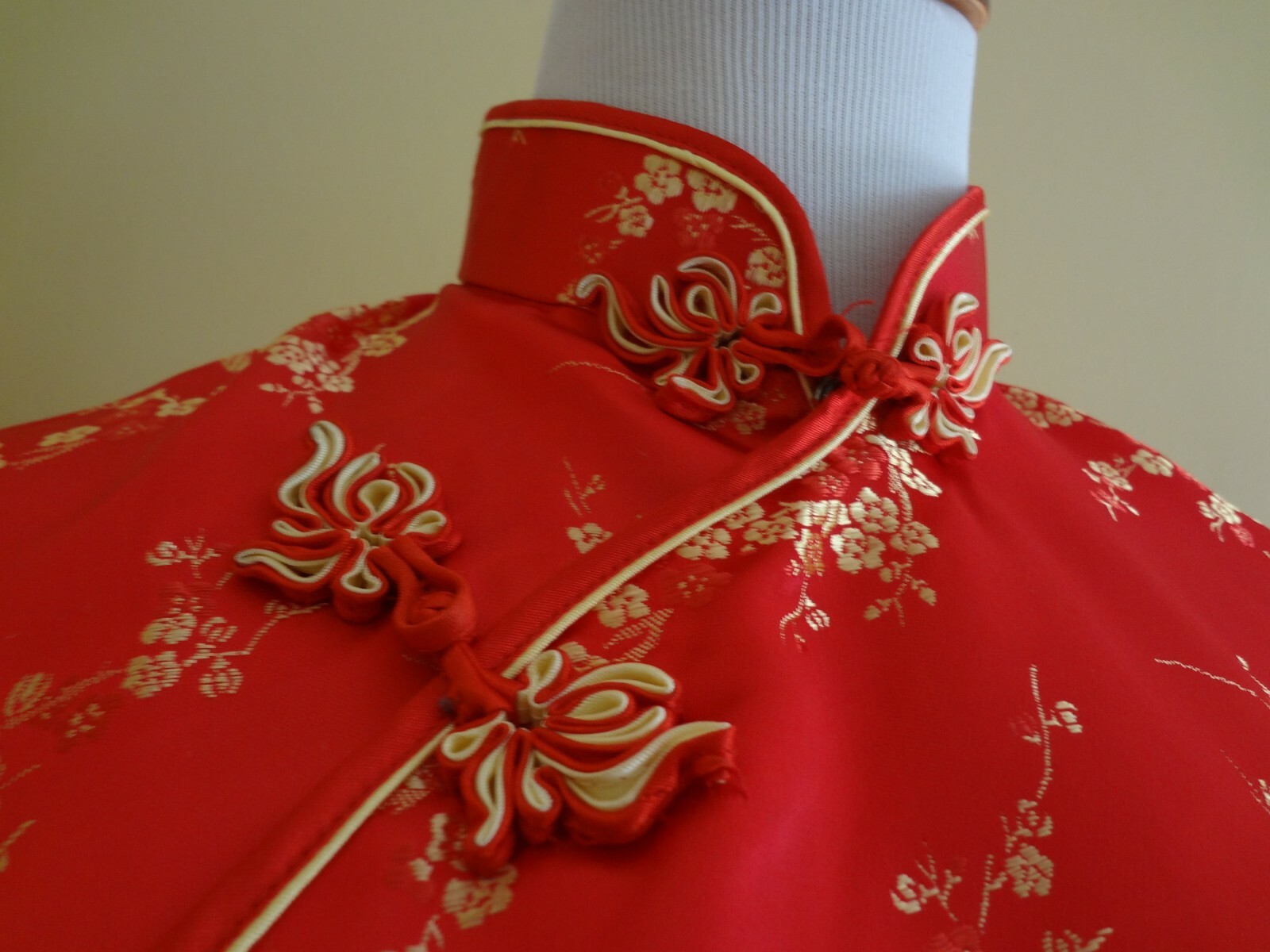 NWT VTG Shanghai Soho Red Brocade Mandarin Chinoiserie Top in size Small