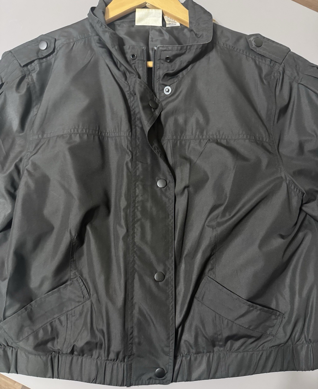 Chicos Black Windbreaker Jacket Size 3 Short Sleeve Zip Snap Lightweight XL