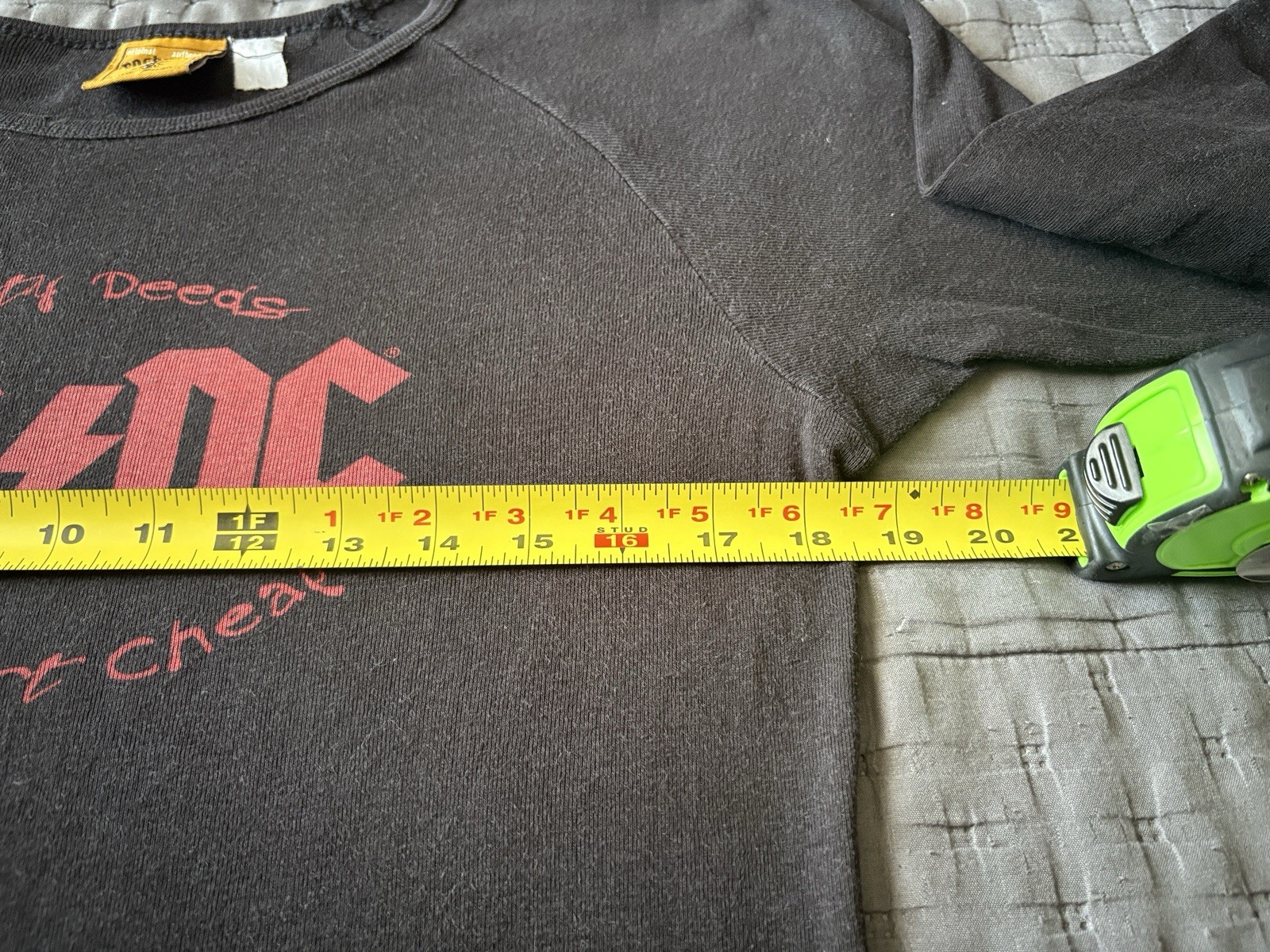 AC/DC Dirty Deeds Done Dirt Cheap Rockware Raglan Band Shirt Women’s Vintage