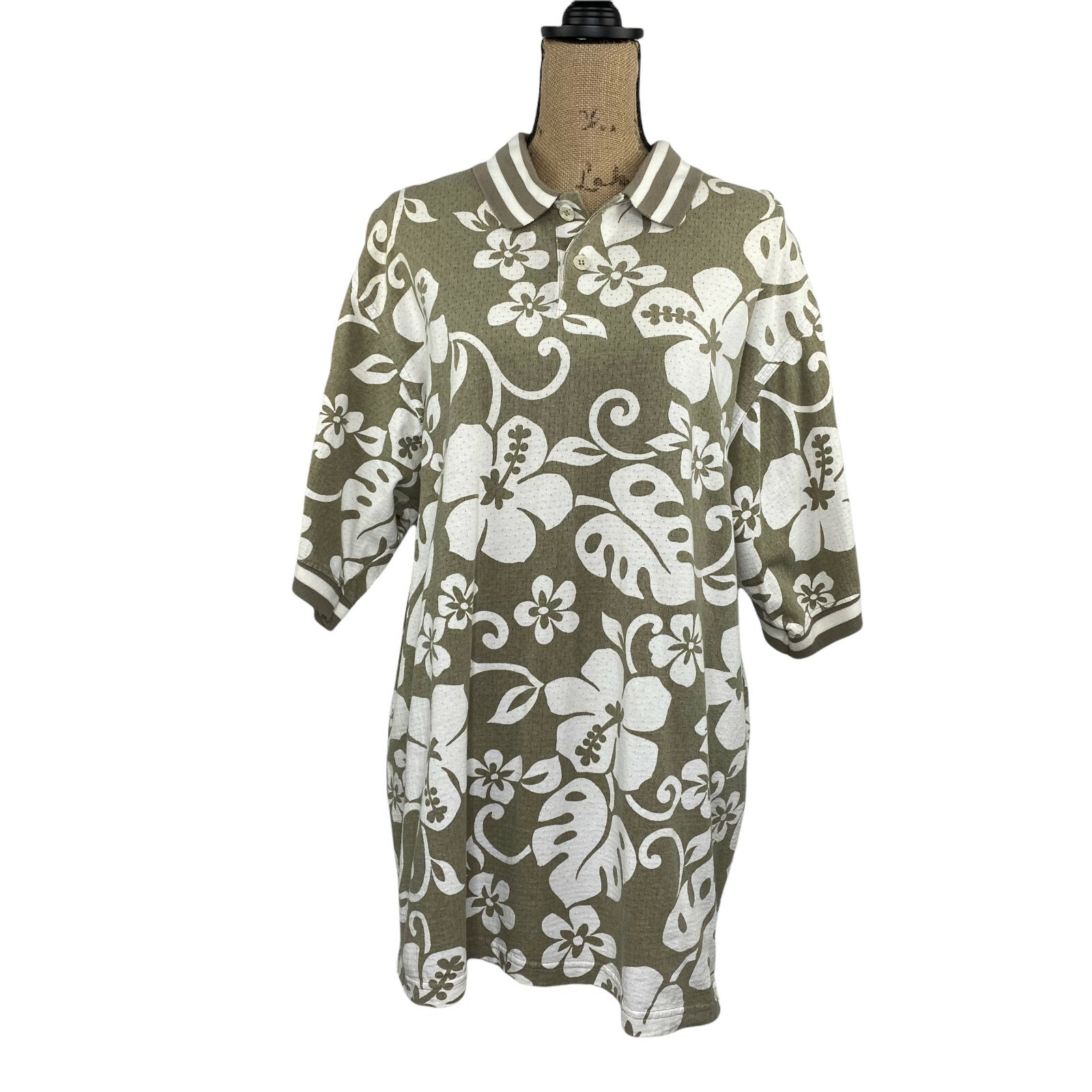 The Skins Game Women’s Size L Golf Polo Shirt Floral Hawaiian Short Sleeve Beige