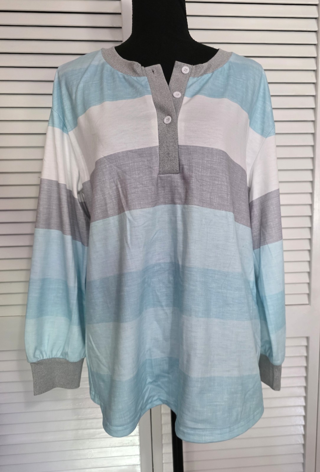 Blue, Gray and White Striped Print Long Sleeve Shirt Top Size L T103