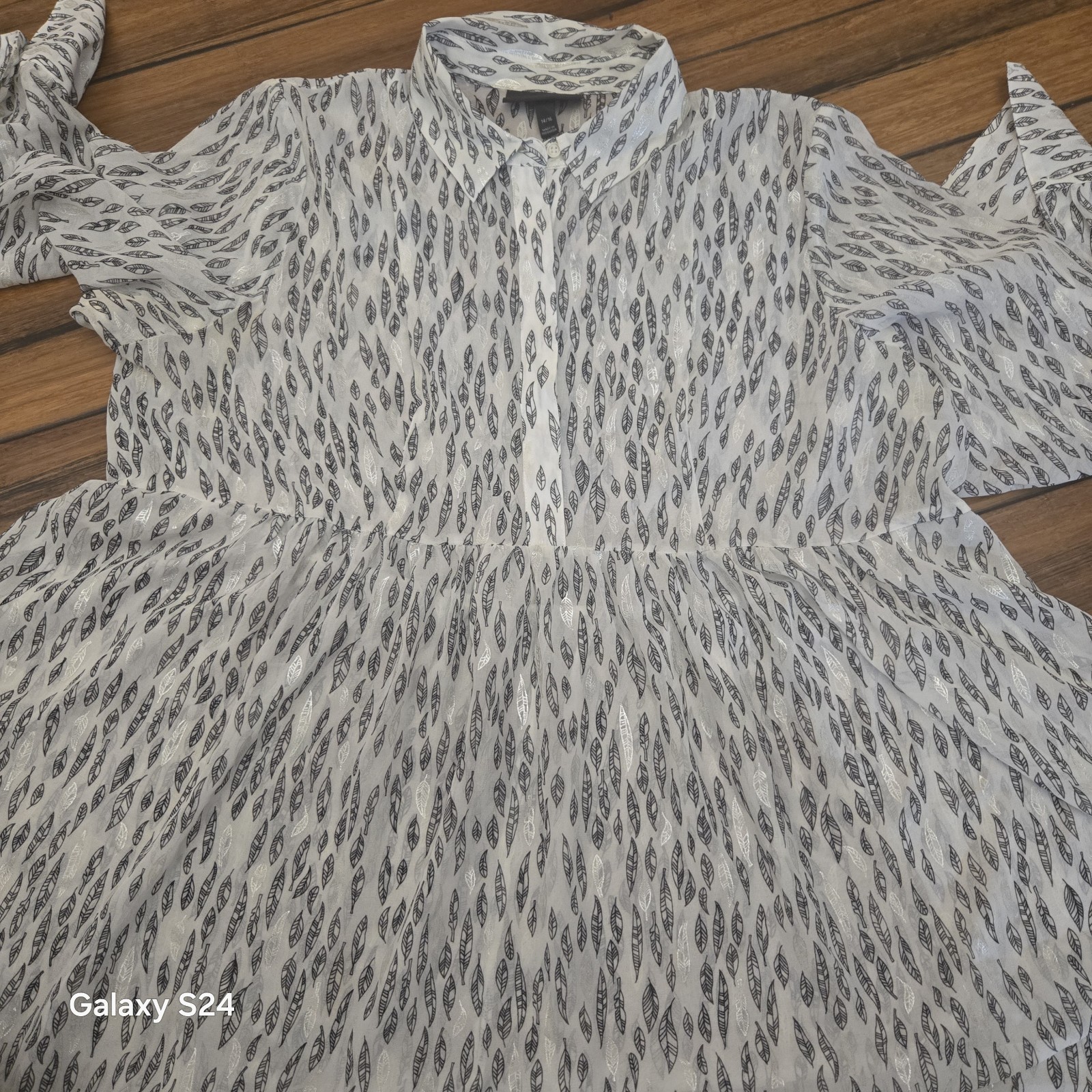Lane Bryant Blouse 14/16 Sheer 1/2 Button-Up Sheer Leaves 3/4Long Sleeve tunic
