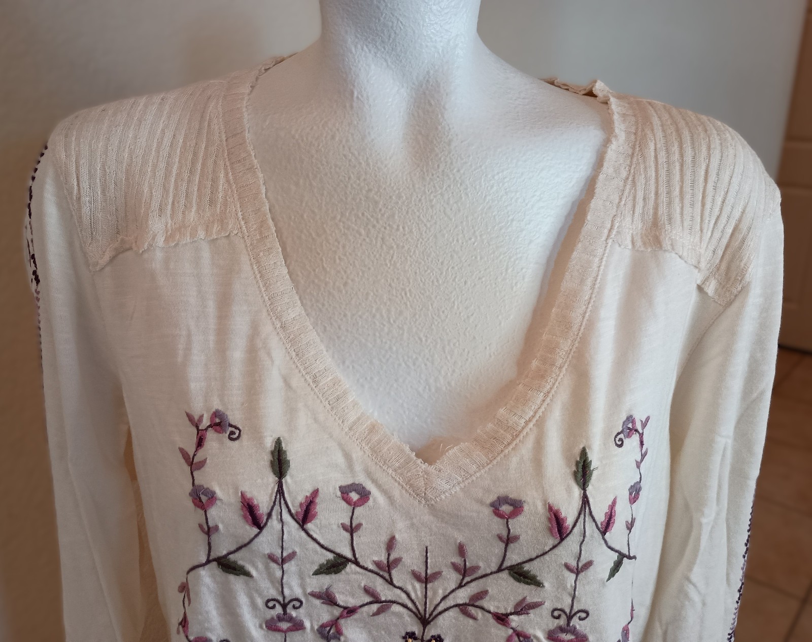 NIP SUNDANCE CATALOG Beige Fleur Jolie Embroidered Beaded Long Sleeve Tee SZ L