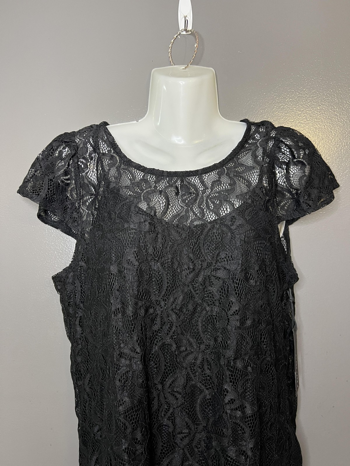 Black Tape Blouse Womens Medium Black Lace Flutter Sleeve Lined Top Party