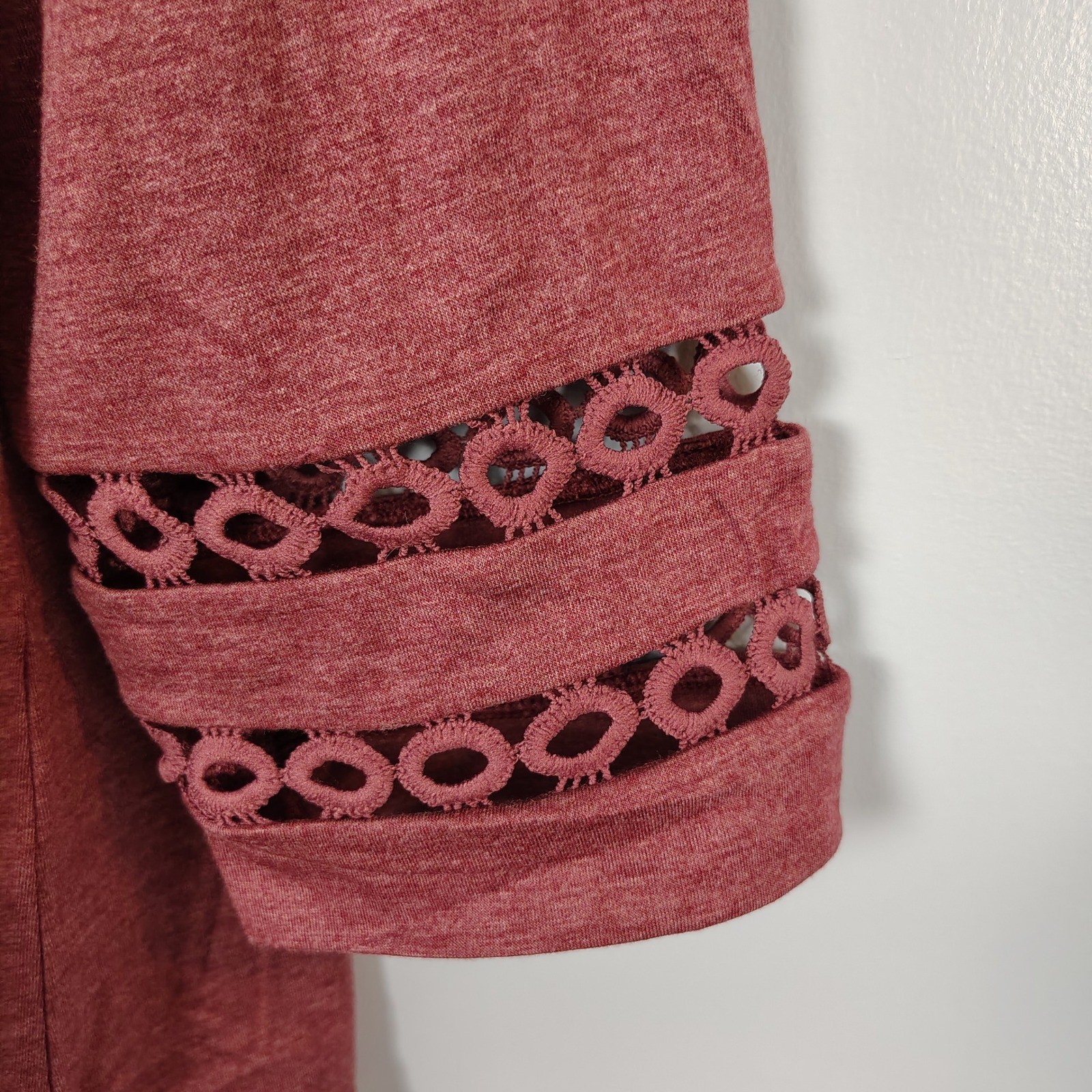 Womens Wine Red Heathered V-Neck Top Crochet Lace 3/4 Sleeve Large NWT Boho