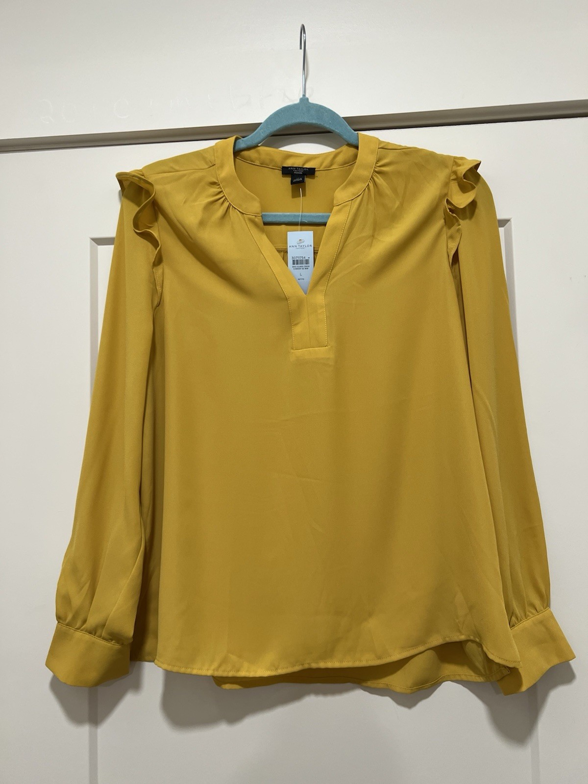 Ann Taylor Factory Women’s Yellow Long Sleeve Fall V Neck Blouse Large Petite