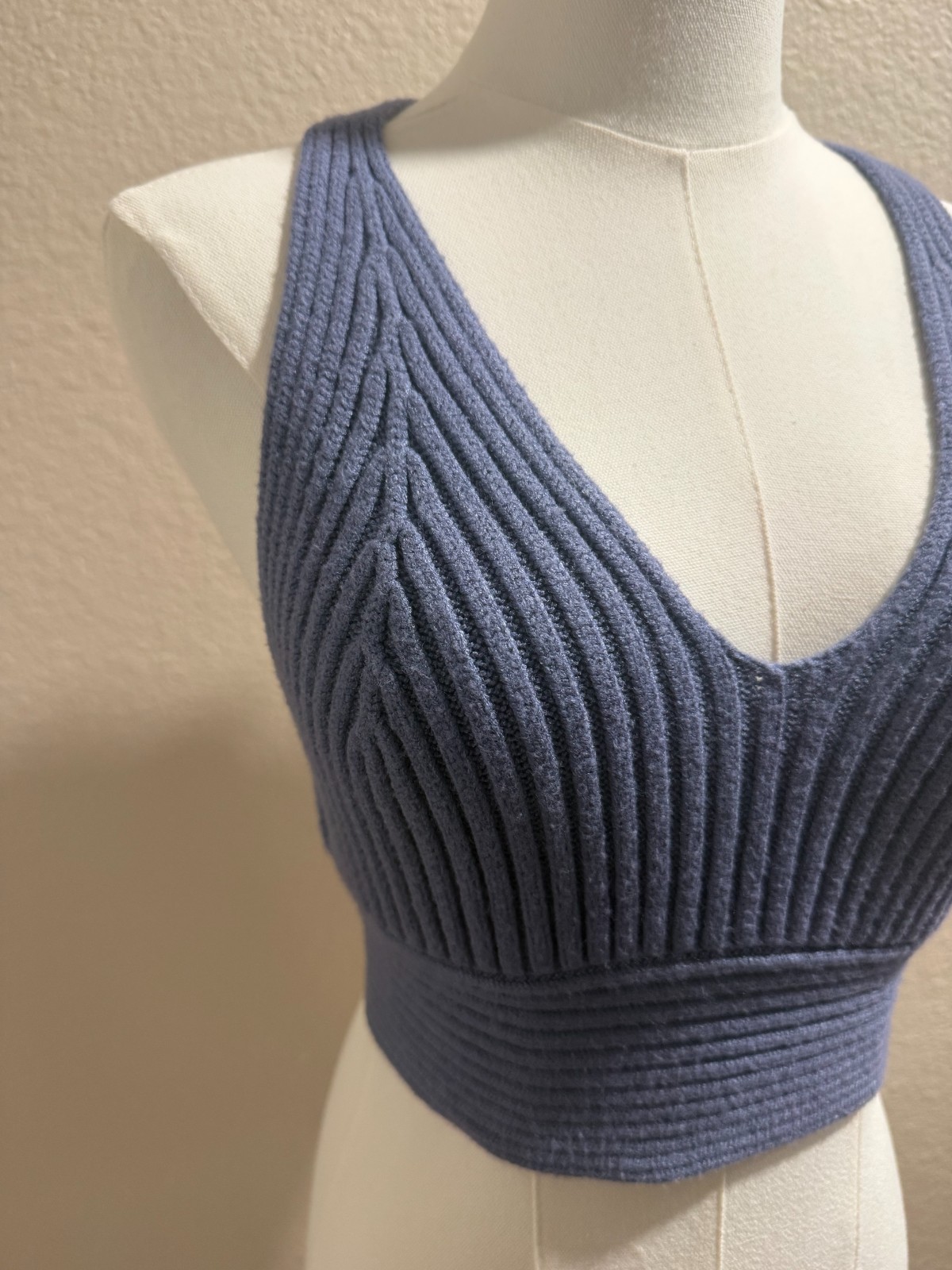 Debut M/L Periwinkle Ribbed Crop Top Open Back V Neck Y2K Summer Casual Boho