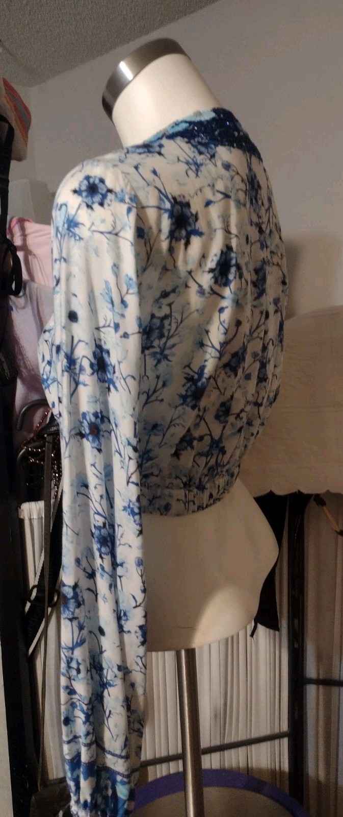TAJ by Sabrina Crippa Size Small Nasrine Top LS Floral Cropped