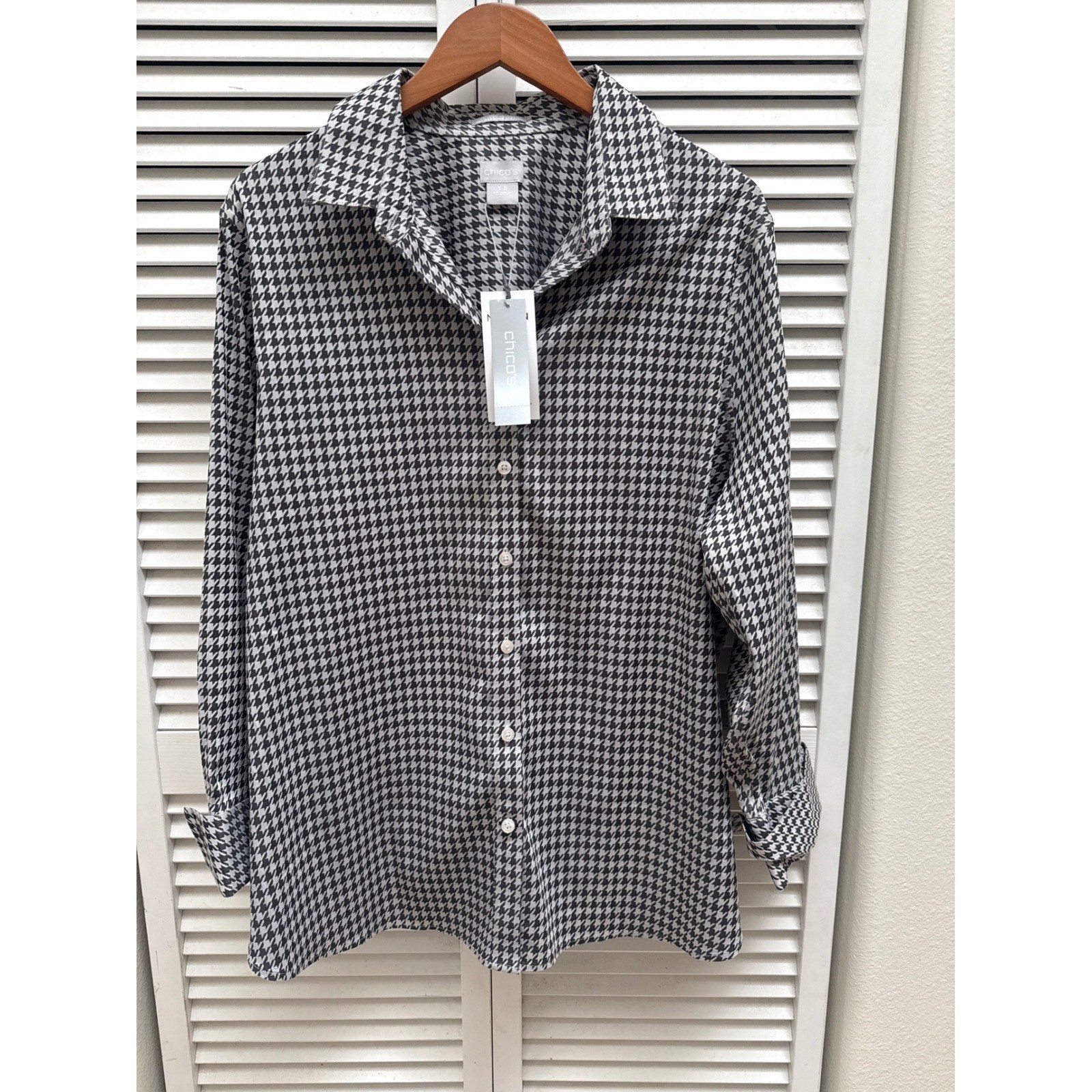 Chico’s No Iron All Seasons Stretch Houndstooth Classic Shirt Black White 3.5 18